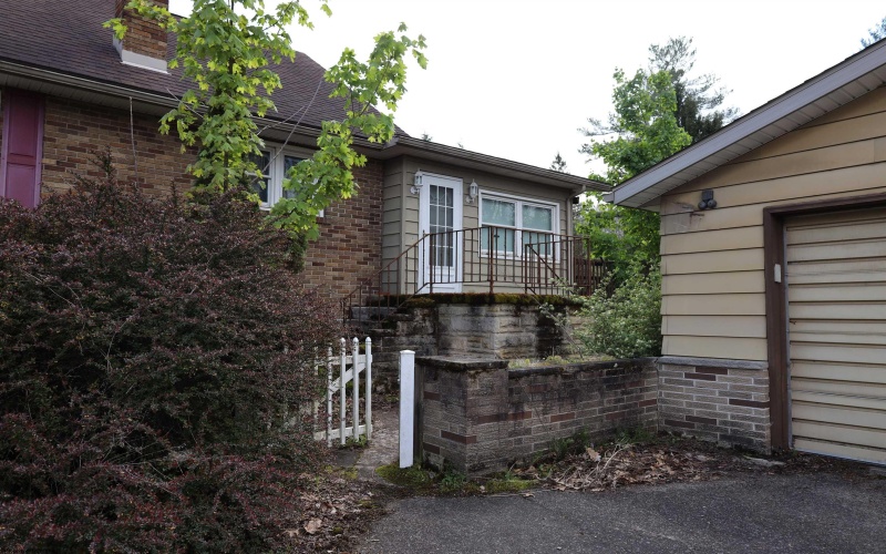 300 Beverly Pike, Elkins, West Virginia 26241, 3 Bedrooms Bedrooms, 7 Rooms Rooms,3 BathroomsBathrooms,Single Family Detached,For Sale,Beverly,10164359