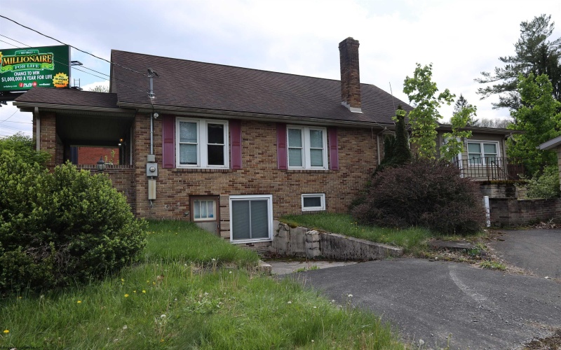 300 Beverly Pike, Elkins, West Virginia 26241, 3 Bedrooms Bedrooms, 7 Rooms Rooms,3 BathroomsBathrooms,Single Family Detached,For Sale,Beverly,10164359
