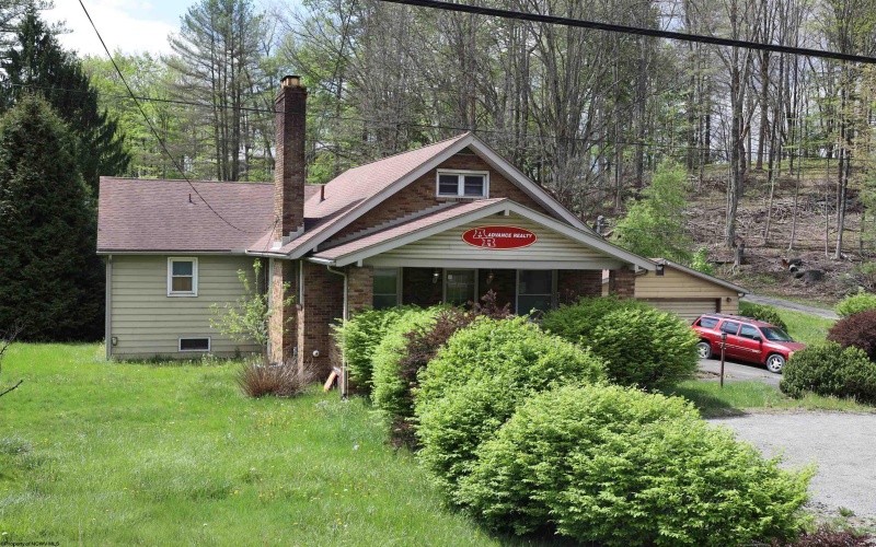 300 Beverly Pike, Elkins, West Virginia 26241, 3 Bedrooms Bedrooms, 7 Rooms Rooms,3 BathroomsBathrooms,Single Family Detached,For Sale,Beverly,10164359