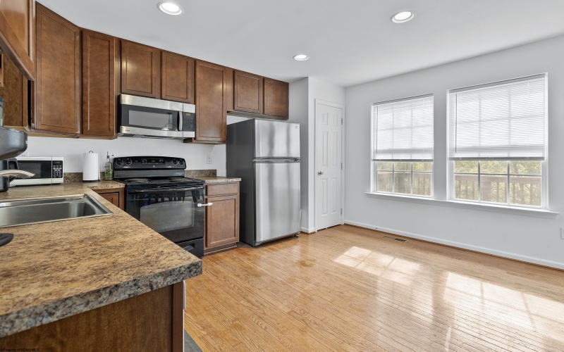 128 Birds Eye View Drive, Morgantown, West Virginia 26501, 3 Bedrooms Bedrooms, 7 Rooms Rooms,3 BathroomsBathrooms,Residential Rentals,For Rent,Birds Eye View,10164372