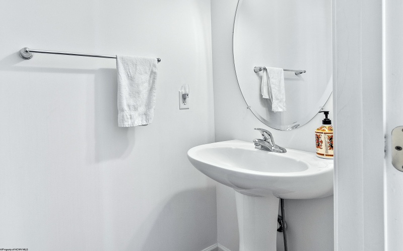 128 Birds Eye View Drive, Morgantown, West Virginia 26501, 3 Bedrooms Bedrooms, 7 Rooms Rooms,3 BathroomsBathrooms,Residential Rentals,For Rent,Birds Eye View,10164372