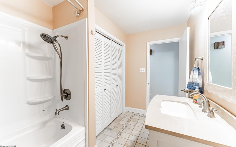 105 Kay Street, Morgantown, West Virginia 26501, 3 Bedrooms Bedrooms, 7 Rooms Rooms,3 BathroomsBathrooms,Single Family Detached,For Sale,Kay,10161742