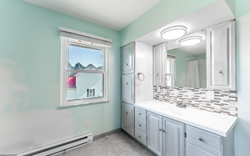 105 Kay Street, Morgantown, West Virginia 26501, 3 Bedrooms Bedrooms, 7 Rooms Rooms,3 BathroomsBathrooms,Single Family Detached,For Sale,Kay,10161742