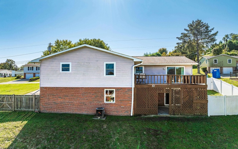 105 Kay Street, Morgantown, West Virginia 26501, 3 Bedrooms Bedrooms, 7 Rooms Rooms,3 BathroomsBathrooms,Single Family Detached,For Sale,Kay,10161742