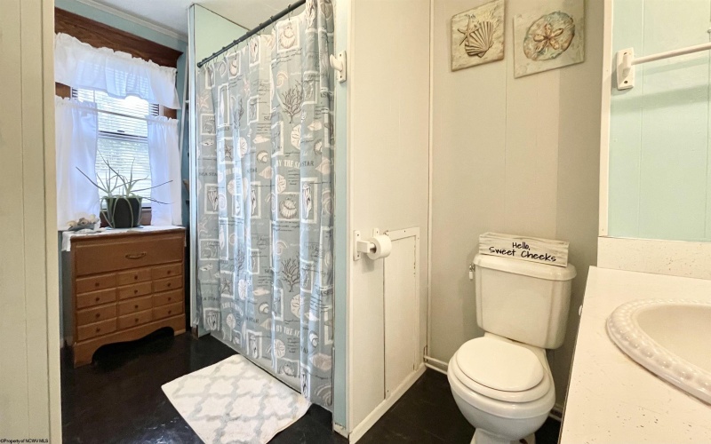 635 7th Street, Clarksburg, West Virginia 26301, 3 Bedrooms Bedrooms, 7 Rooms Rooms,2 BathroomsBathrooms,Single Family Detached,For Sale,7th,10164381