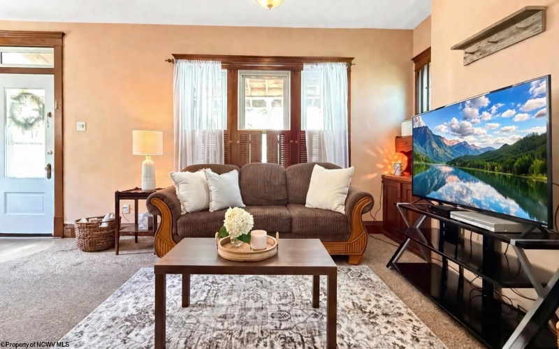 635 7th Street, Clarksburg, West Virginia 26301, 3 Bedrooms Bedrooms, 7 Rooms Rooms,2 BathroomsBathrooms,Single Family Detached,For Sale,7th,10164381