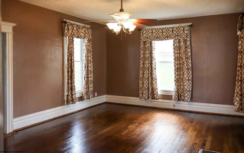 314 Dewey Avenue, Grafton, West Virginia 26354, 3 Bedrooms Bedrooms, 8 Rooms Rooms,1 BathroomBathrooms,Single Family Detached,For Sale,Dewey,10164379