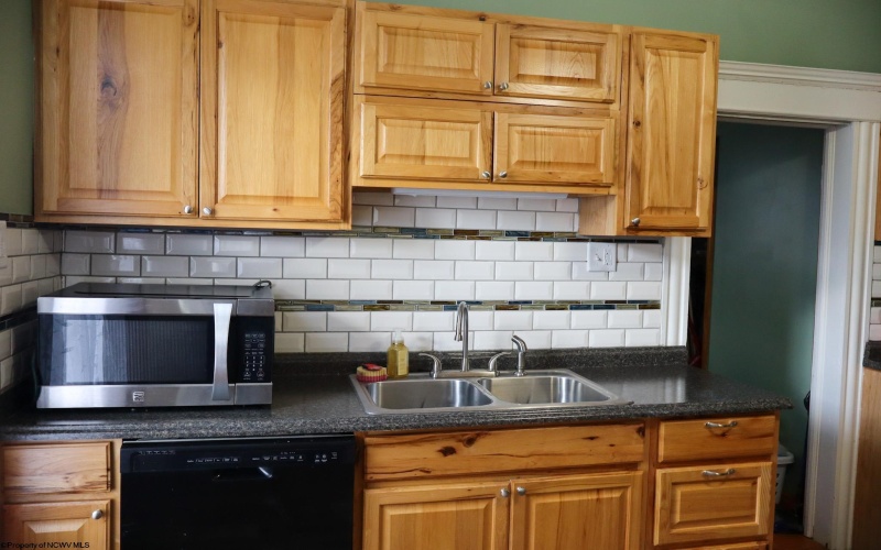 314 Dewey Avenue, Grafton, West Virginia 26354, 3 Bedrooms Bedrooms, 8 Rooms Rooms,1 BathroomBathrooms,Single Family Detached,For Sale,Dewey,10164379