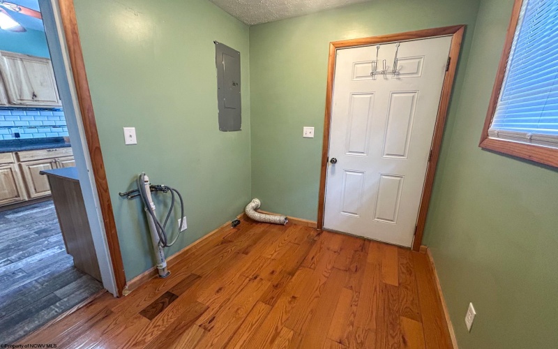 314 Dewey Avenue, Grafton, West Virginia 26354, 3 Bedrooms Bedrooms, 8 Rooms Rooms,1 BathroomBathrooms,Single Family Detached,For Sale,Dewey,10164379