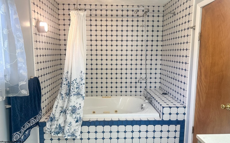 314 Dewey Avenue, Grafton, West Virginia 26354, 3 Bedrooms Bedrooms, 8 Rooms Rooms,1 BathroomBathrooms,Single Family Detached,For Sale,Dewey,10164379