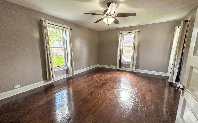 314 Dewey Avenue, Grafton, West Virginia 26354, 3 Bedrooms Bedrooms, 8 Rooms Rooms,1 BathroomBathrooms,Single Family Detached,For Sale,Dewey,10164379