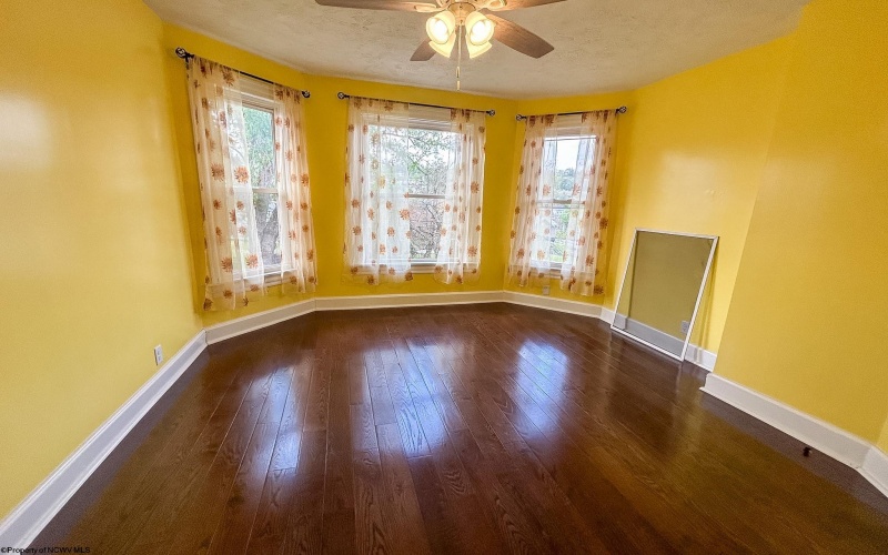 314 Dewey Avenue, Grafton, West Virginia 26354, 3 Bedrooms Bedrooms, 8 Rooms Rooms,1 BathroomBathrooms,Single Family Detached,For Sale,Dewey,10164379