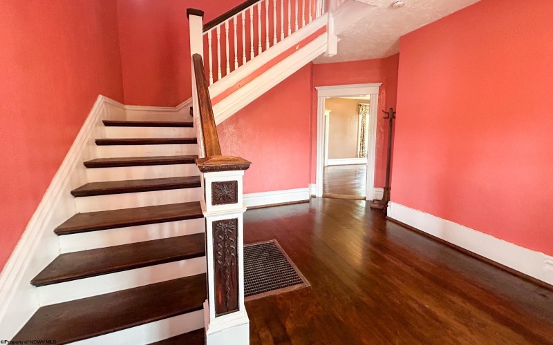 314 Dewey Avenue, Grafton, West Virginia 26354, 3 Bedrooms Bedrooms, 8 Rooms Rooms,1 BathroomBathrooms,Single Family Detached,For Sale,Dewey,10164379