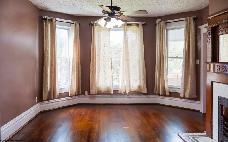 314 Dewey Avenue, Grafton, West Virginia 26354, 3 Bedrooms Bedrooms, 8 Rooms Rooms,1 BathroomBathrooms,Single Family Detached,For Sale,Dewey,10164379