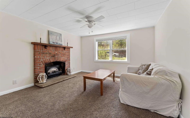 690 Cobun Creek Road, Morgantown, West Virginia 26508, 3 Bedrooms Bedrooms, 7 Rooms Rooms,1 BathroomBathrooms,Single Family Detached,For Sale,Cobun Creek,10164378