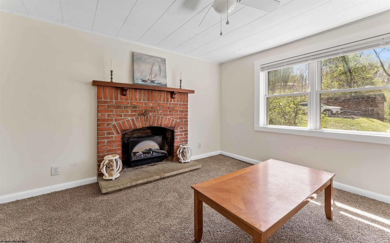 690 Cobun Creek Road, Morgantown, West Virginia 26508, 3 Bedrooms Bedrooms, 7 Rooms Rooms,1 BathroomBathrooms,Single Family Detached,For Sale,Cobun Creek,10164378