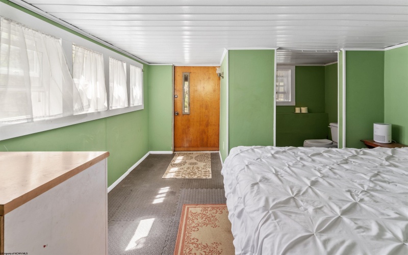 690 Cobun Creek Road, Morgantown, West Virginia 26508, 3 Bedrooms Bedrooms, 7 Rooms Rooms,1 BathroomBathrooms,Single Family Detached,For Sale,Cobun Creek,10164378