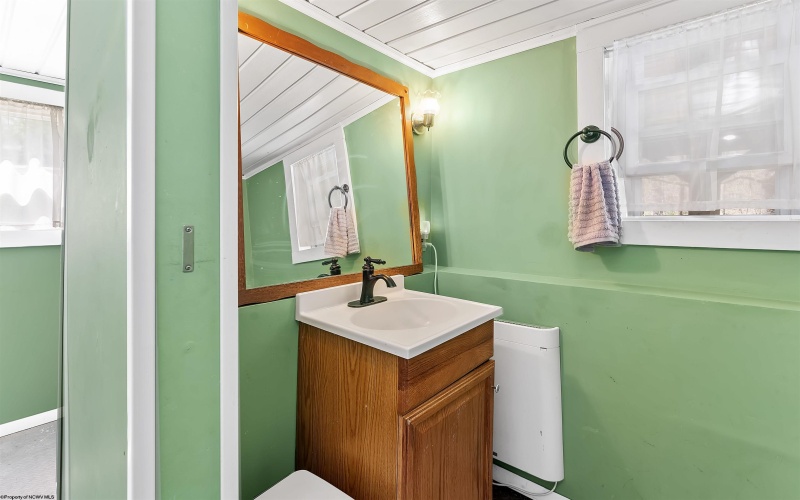 690 Cobun Creek Road, Morgantown, West Virginia 26508, 3 Bedrooms Bedrooms, 7 Rooms Rooms,1 BathroomBathrooms,Single Family Detached,For Sale,Cobun Creek,10164378