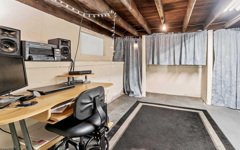 690 Cobun Creek Road, Morgantown, West Virginia 26508, 3 Bedrooms Bedrooms, 7 Rooms Rooms,1 BathroomBathrooms,Single Family Detached,For Sale,Cobun Creek,10164378