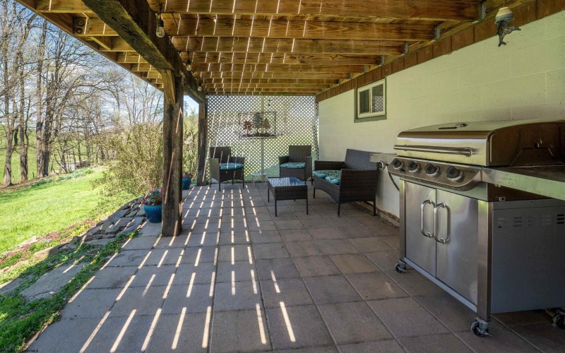 690 Cobun Creek Road, Morgantown, West Virginia 26508, 3 Bedrooms Bedrooms, 7 Rooms Rooms,1 BathroomBathrooms,Single Family Detached,For Sale,Cobun Creek,10164378