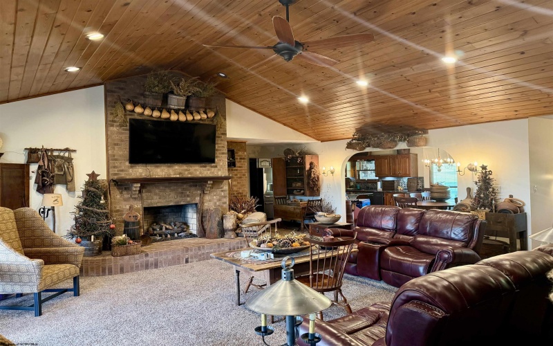 7320 Scottsdale Road, Fairmont, West Virginia 26554, 4 Bedrooms Bedrooms, 11 Rooms Rooms,3 BathroomsBathrooms,Single Family Detached,For Sale,Scottsdale,10164362