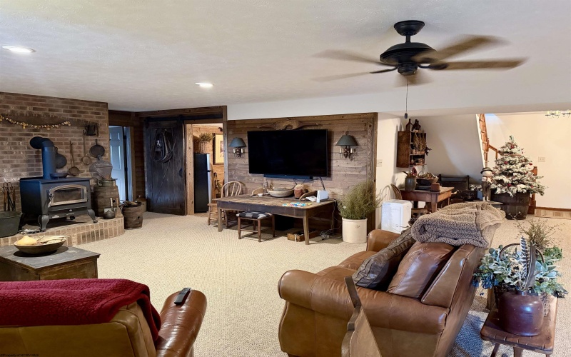 7320 Scottsdale Road, Fairmont, West Virginia 26554, 4 Bedrooms Bedrooms, 11 Rooms Rooms,3 BathroomsBathrooms,Single Family Detached,For Sale,Scottsdale,10164362