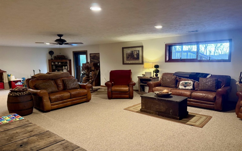 7320 Scottsdale Road, Fairmont, West Virginia 26554, 4 Bedrooms Bedrooms, 11 Rooms Rooms,3 BathroomsBathrooms,Single Family Detached,For Sale,Scottsdale,10164362