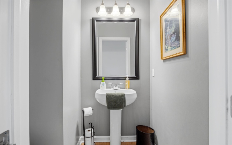 525 Quail Landing Way, Morgantown, West Virginia 26508, 4 Bedrooms Bedrooms, 9 Rooms Rooms,3 BathroomsBathrooms,Single Family Detached,For Sale,Quail Landing,10164377