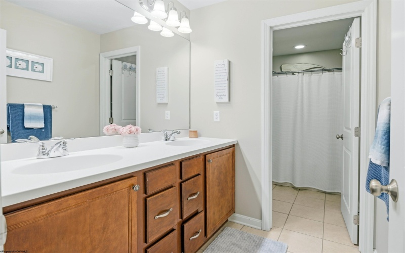 525 Quail Landing Way, Morgantown, West Virginia 26508, 4 Bedrooms Bedrooms, 9 Rooms Rooms,3 BathroomsBathrooms,Single Family Detached,For Sale,Quail Landing,10164377