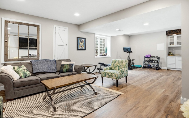 525 Quail Landing Way, Morgantown, West Virginia 26508, 4 Bedrooms Bedrooms, 9 Rooms Rooms,3 BathroomsBathrooms,Single Family Detached,For Sale,Quail Landing,10164377