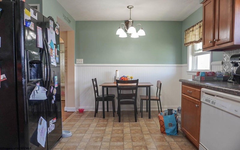 516 Front Street, Fairmont, West Virginia 26554, 3 Bedrooms Bedrooms, 6 Rooms Rooms,2 BathroomsBathrooms,Single Family Detached,For Sale,Front,10164364