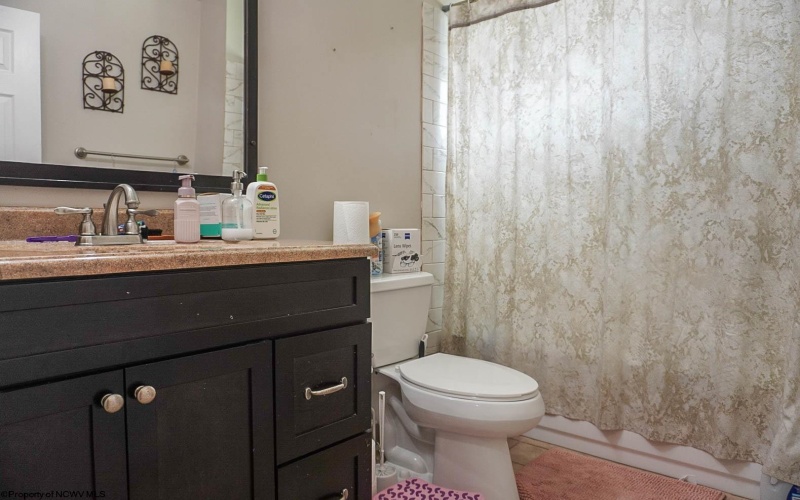 516 Front Street, Fairmont, West Virginia 26554, 3 Bedrooms Bedrooms, 6 Rooms Rooms,2 BathroomsBathrooms,Single Family Detached,For Sale,Front,10164364