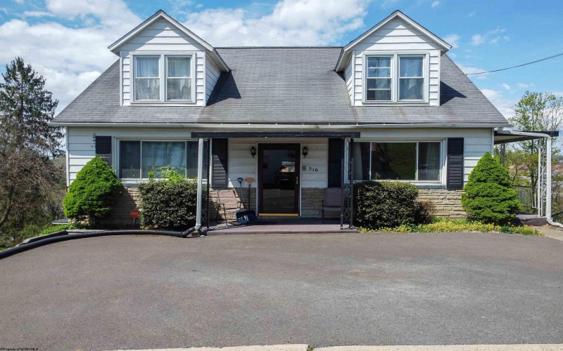 516 Front Street, Fairmont, West Virginia 26554, 3 Bedrooms Bedrooms, 6 Rooms Rooms,2 BathroomsBathrooms,Single Family Detached,For Sale,Front,10164364