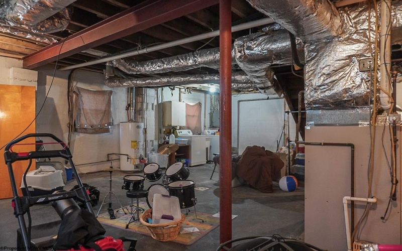 516 Front Street, Fairmont, West Virginia 26554, 3 Bedrooms Bedrooms, 6 Rooms Rooms,2 BathroomsBathrooms,Single Family Detached,For Sale,Front,10164364