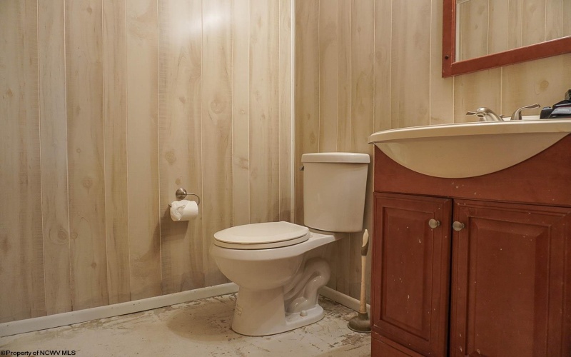 516 Front Street, Fairmont, West Virginia 26554, 3 Bedrooms Bedrooms, 6 Rooms Rooms,2 BathroomsBathrooms,Single Family Detached,For Sale,Front,10164364