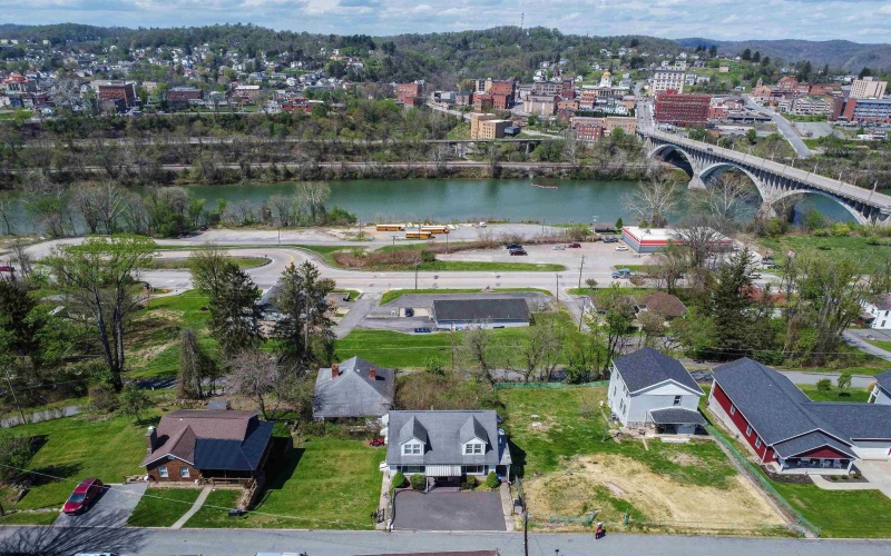 516 Front Street, Fairmont, West Virginia 26554, 3 Bedrooms Bedrooms, 6 Rooms Rooms,2 BathroomsBathrooms,Single Family Detached,For Sale,Front,10164364