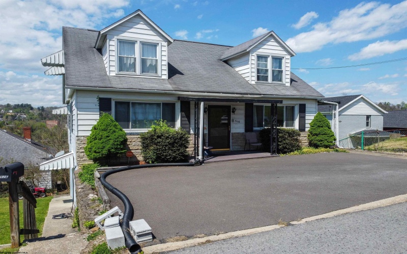 516 Front Street, Fairmont, West Virginia 26554, 3 Bedrooms Bedrooms, 6 Rooms Rooms,2 BathroomsBathrooms,Single Family Detached,For Sale,Front,10164364