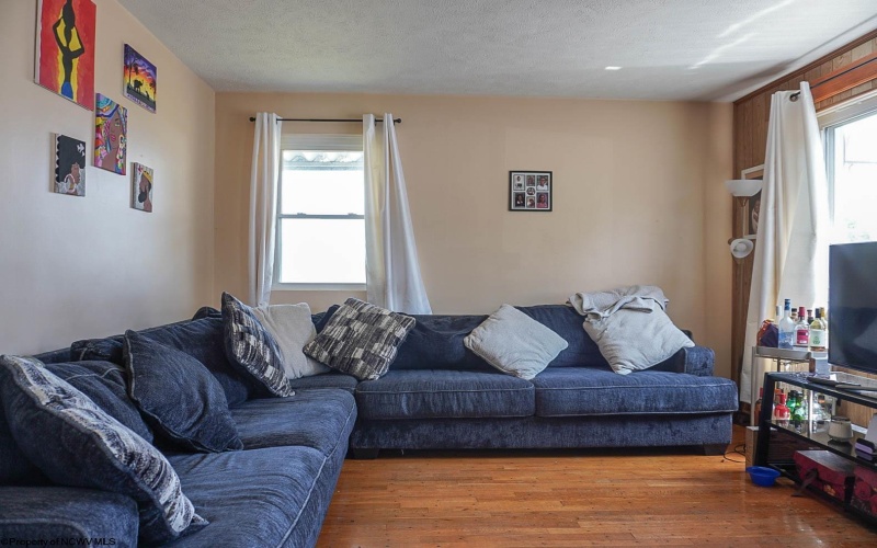 516 Front Street, Fairmont, West Virginia 26554, 3 Bedrooms Bedrooms, 6 Rooms Rooms,2 BathroomsBathrooms,Single Family Detached,For Sale,Front,10164364