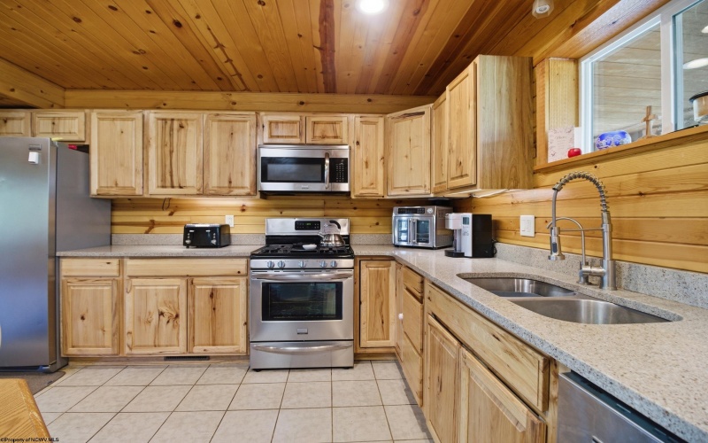 2397 Stevens Run Road, Mount Clare, West Virginia 26408, 4 Bedrooms Bedrooms, 8 Rooms Rooms,4 BathroomsBathrooms,Single Family Detached,For Sale,Stevens Run,10164370