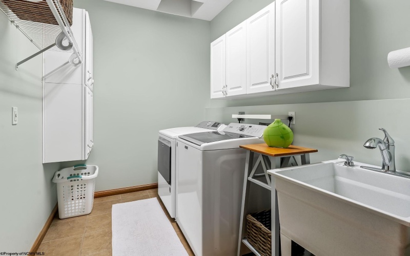 4510 Laurel Ridge Road, Morgantown, West Virginia 26508, 4 Bedrooms Bedrooms, 11 Rooms Rooms,4 BathroomsBathrooms,Single Family Detached,For Sale,Laurel Ridge,10164369