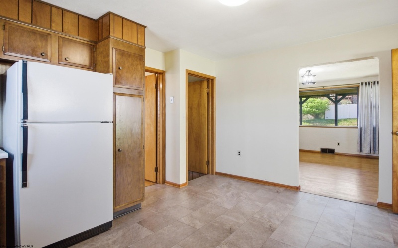 702 Lawman Avenue, Bridgeport, West Virginia 26330, 3 Bedrooms Bedrooms, 5 Rooms Rooms,2 BathroomsBathrooms,Single Family Detached,For Sale,Lawman,10164368