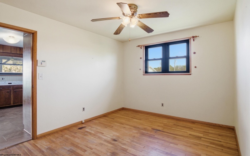 702 Lawman Avenue, Bridgeport, West Virginia 26330, 3 Bedrooms Bedrooms, 5 Rooms Rooms,2 BathroomsBathrooms,Single Family Detached,For Sale,Lawman,10164368