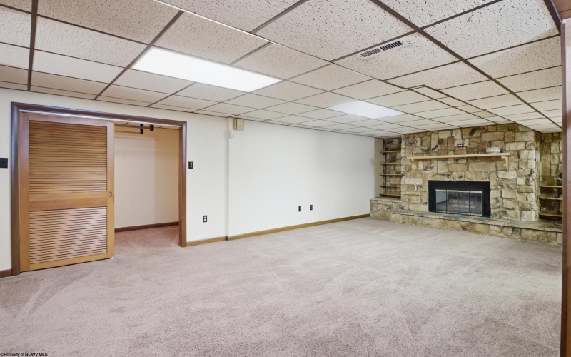 702 Lawman Avenue, Bridgeport, West Virginia 26330, 3 Bedrooms Bedrooms, 5 Rooms Rooms,2 BathroomsBathrooms,Single Family Detached,For Sale,Lawman,10164368