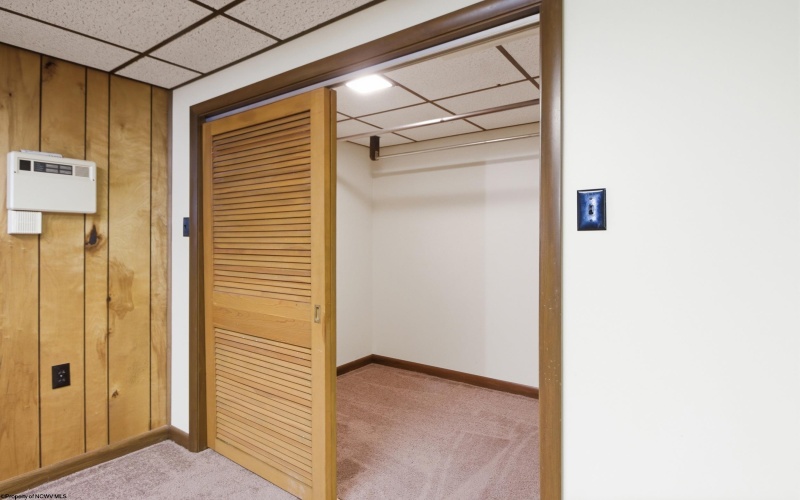 702 Lawman Avenue, Bridgeport, West Virginia 26330, 3 Bedrooms Bedrooms, 5 Rooms Rooms,2 BathroomsBathrooms,Single Family Detached,For Sale,Lawman,10164368