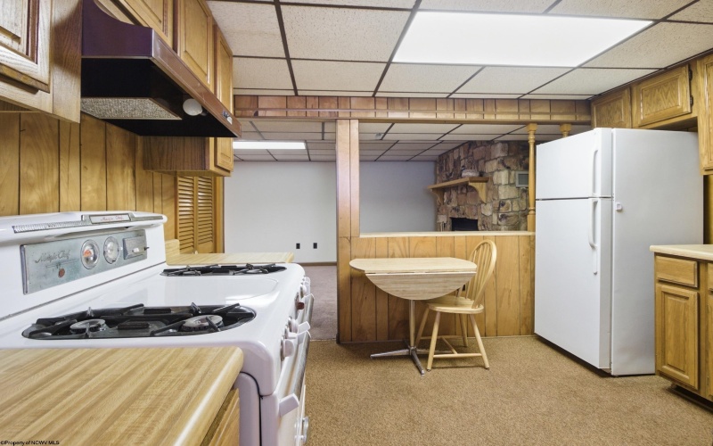 702 Lawman Avenue, Bridgeport, West Virginia 26330, 3 Bedrooms Bedrooms, 5 Rooms Rooms,2 BathroomsBathrooms,Single Family Detached,For Sale,Lawman,10164368