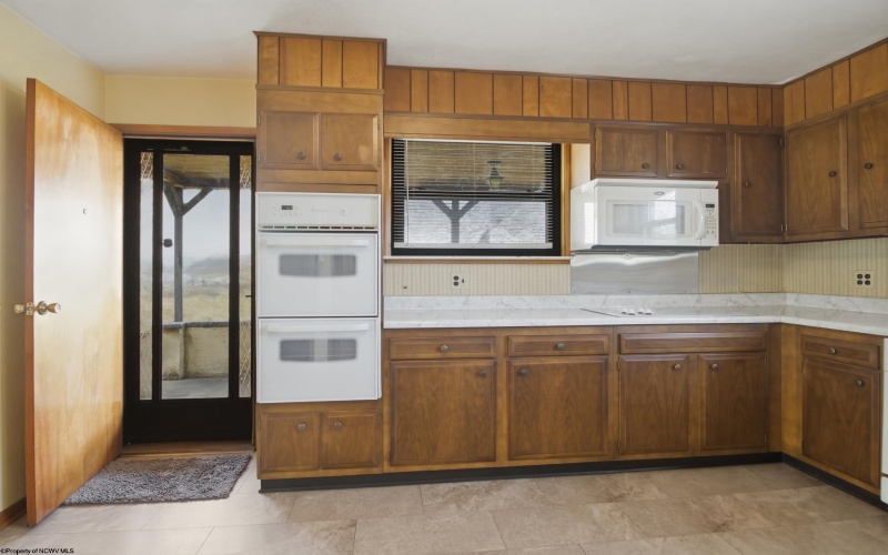 702 Lawman Avenue, Bridgeport, West Virginia 26330, 3 Bedrooms Bedrooms, 5 Rooms Rooms,2 BathroomsBathrooms,Single Family Detached,For Sale,Lawman,10164368