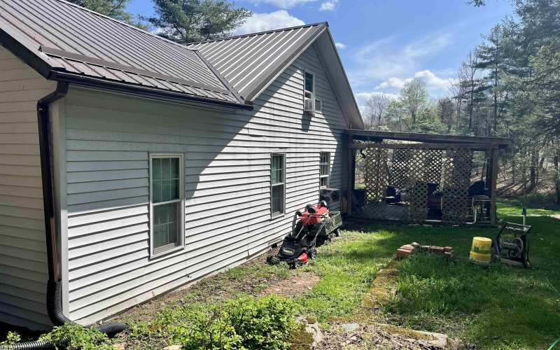 170 Gregorytown Road, Rock Cave, West Virginia 26234, 2 Bedrooms Bedrooms, 7 Rooms Rooms,1 BathroomBathrooms,Single Family Detached,For Sale,Gregorytown,10164366