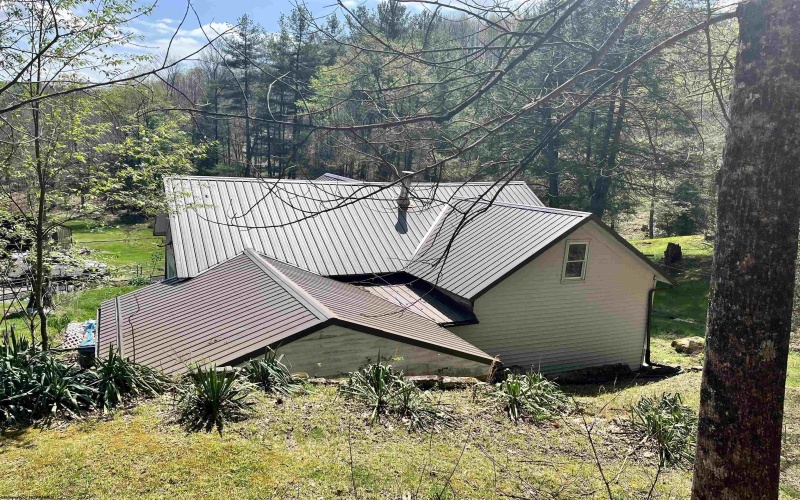 170 Gregorytown Road, Rock Cave, West Virginia 26234, 2 Bedrooms Bedrooms, 7 Rooms Rooms,1 BathroomBathrooms,Single Family Detached,For Sale,Gregorytown,10164366