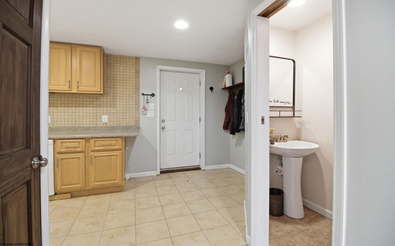 30 Spring Street, Westover, West Virginia 26501, 3 Bedrooms Bedrooms, 5 Rooms Rooms,1 BathroomBathrooms,Single Family Detached,For Sale,Spring,10164367