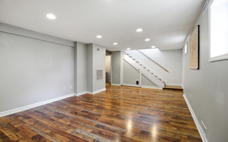 30 Spring Street, Westover, West Virginia 26501, 3 Bedrooms Bedrooms, 5 Rooms Rooms,1 BathroomBathrooms,Single Family Detached,For Sale,Spring,10164367